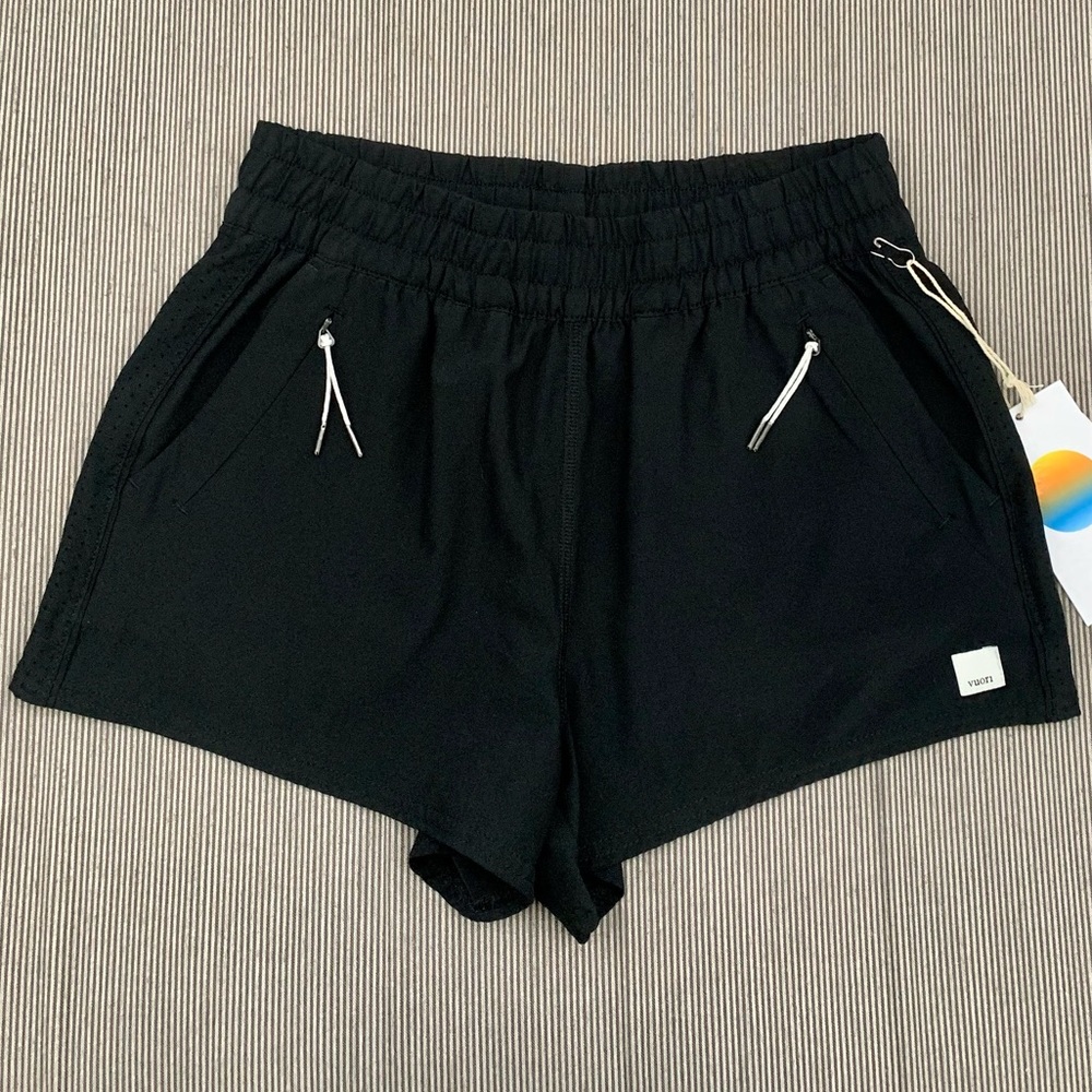 NWT Vuori Dash Shorts - size small, black